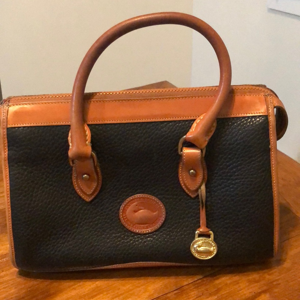 Vintage Dooney & Bourke leather purse